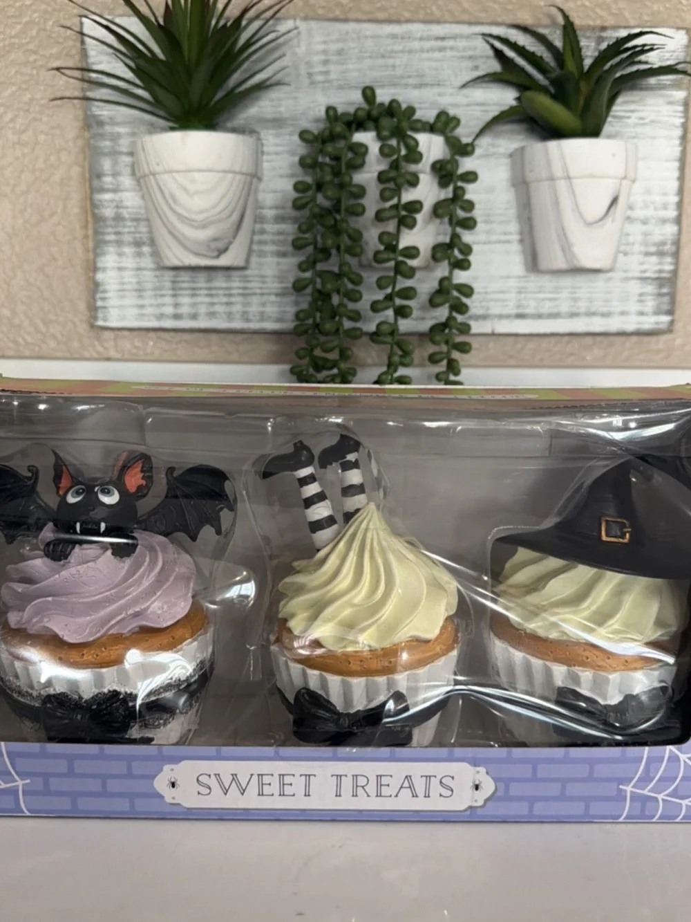 SWEET TREATS Set of 3 Spooky Halloween Cupcakes Home Decor